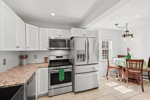 Kitchen - 512 Rosemont Ave, Park Hills, KY 41011 photo 1 of 3