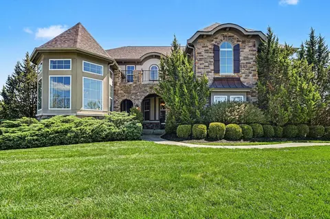 1185 Monarchos Rdg, Union, KY 41091