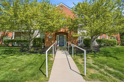 158 Saddlebrook Ln #319, Florence, KY 41042