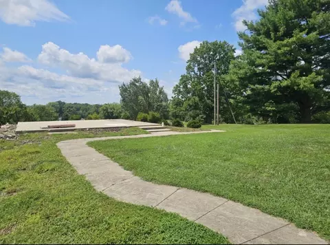 9230 E Bend Rd, Burlington, KY 41005