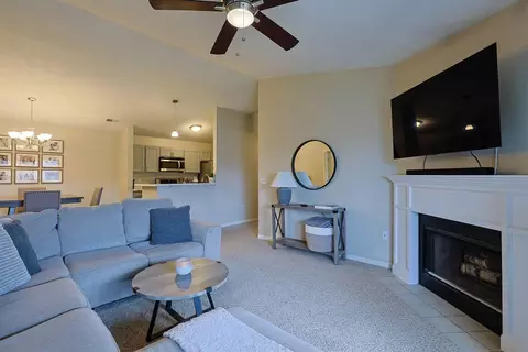 380 Timber Rdg #12, Wilder, KY 41071