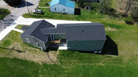 49 James St, Williamstown, KY 41097