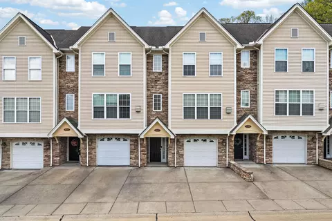 1557 Don Martin Dr, Fort Wright, KY 41011