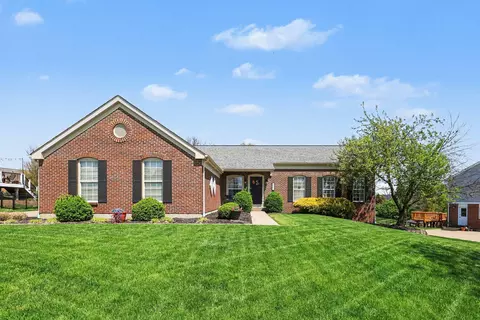 2220 Treetop Ln, Hebron, KY 41048