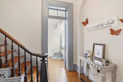 Entry Way - 1410 Scott St, Covington, KY 41011 photo 4 of 4