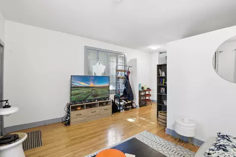 Living - 1410 Scott St, Covington, KY 41011 photo 1 of 9