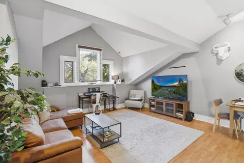 Living - 1410 Scott St, Covington, KY 41011 photo 4 of 9