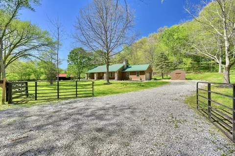 5000 Middle Creek Rd, Burlington, KY 41005