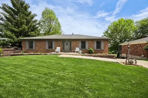 761 Meadow Wood Dr, Villa Hills, KY 41017