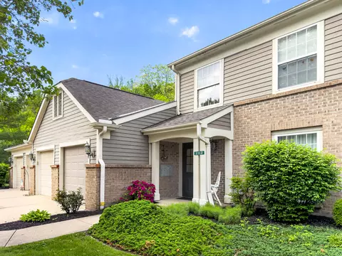 2112 Clareglen Dr #202, Crescent Springs, KY 41017