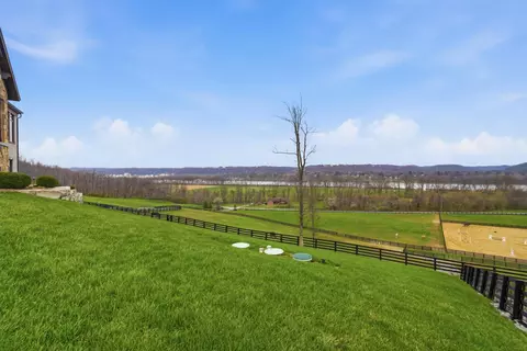 Exterior - 1 Rivers Pointe Dr, Hebron, KY 41048 photo 14 of 16