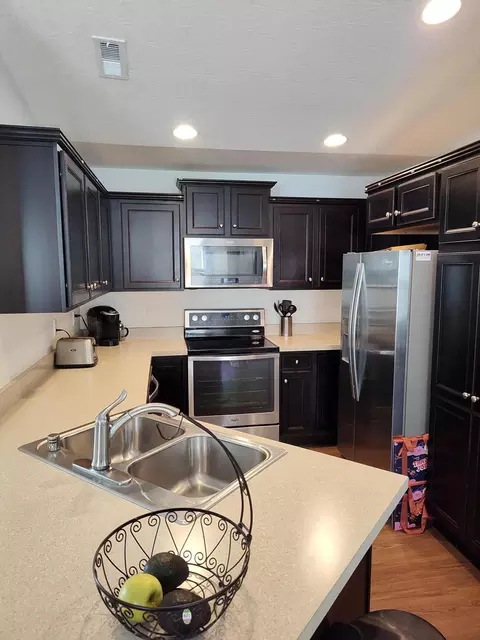 Kitchen - 2435 Rolling Hills Dr, Covington, KY 41017 photo 3 of 3
