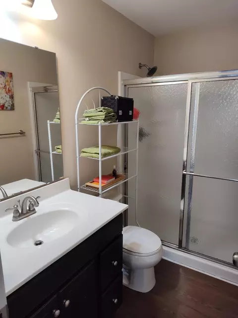 Bath - 2435 Rolling Hills Dr, Covington, KY 41017 photo 2 of 2