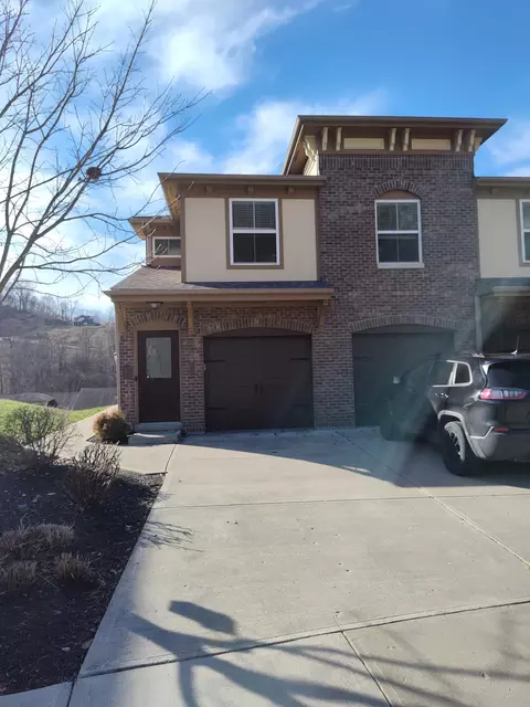 2435 Rolling Hills Dr, Covington, KY 41017