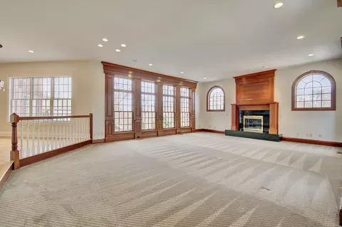 Living - 114 W Maple Ave, Fort Mitchell, KY 41011 photo 2 of 8