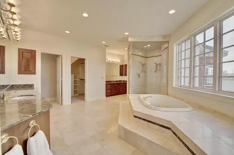 Bath - 114 W Maple Ave, Fort Mitchell, KY 41011 photo 2 of 2