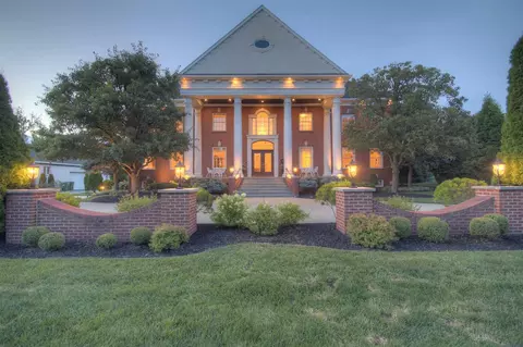114 W Maple Ave, Fort Mitchell, KY 41011