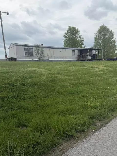 1692 Hogg Ridge Rd, Williamstown, KY 41097