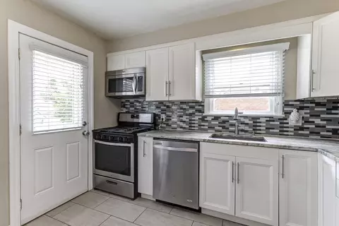 Kitchen - 1592 St Anthony Cir, Fort Wright, KY 41011 photo 6 of 6