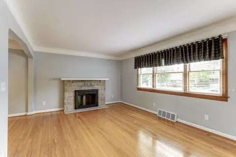 Living - 1592 St Anthony Cir, Fort Wright, KY 41011 photo 1 of 4