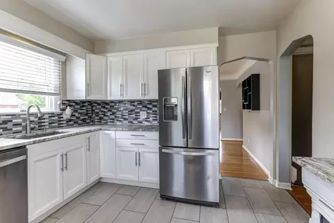 Kitchen - 1592 St Anthony Cir, Fort Wright, KY 41011 photo 5 of 6
