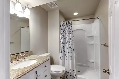 Bath - 1592 St Anthony Cir, Fort Wright, KY 41011 photo 2 of 3