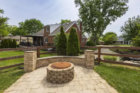 Exterior - 1592 St Anthony Cir, Fort Wright, KY 41011 photo 5 of 11