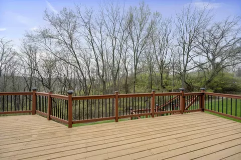 Exterior - 2041 Edenderry Dr, Fort Mitchell, KY 41017 photo 5 of 10