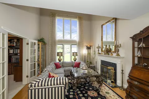 Living - 2041 Edenderry Dr, Fort Mitchell, KY 41017 photo 1 of 7