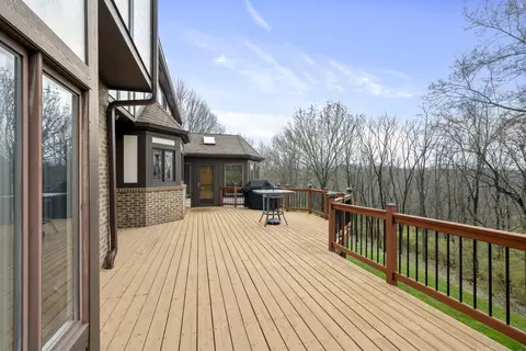 Exterior - 2041 Edenderry Dr, Fort Mitchell, KY 41017 photo 4 of 10