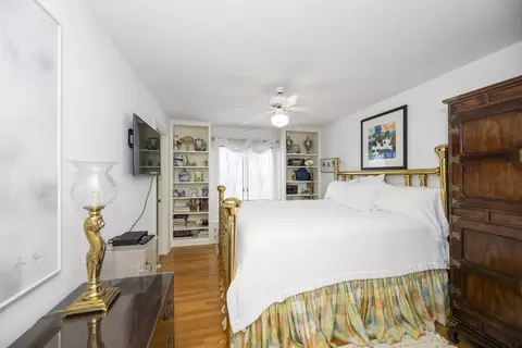 Bedroom - 2041 Edenderry Dr, Fort Mitchell, KY 41017 photo 2 of 2