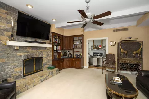 Living - 2041 Edenderry Dr, Fort Mitchell, KY 41017 photo 5 of 7