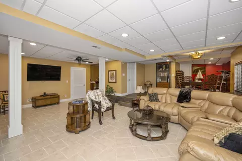 Living - 2041 Edenderry Dr, Fort Mitchell, KY 41017 photo 7 of 7