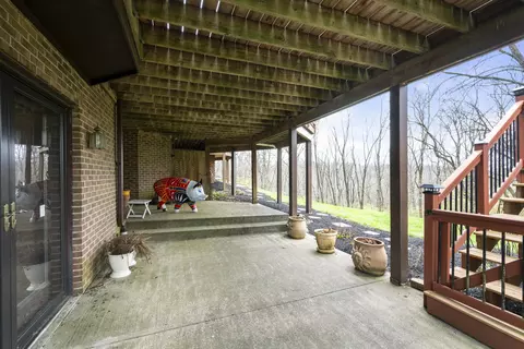 Exterior - 2041 Edenderry Dr, Fort Mitchell, KY 41017 photo 6 of 10