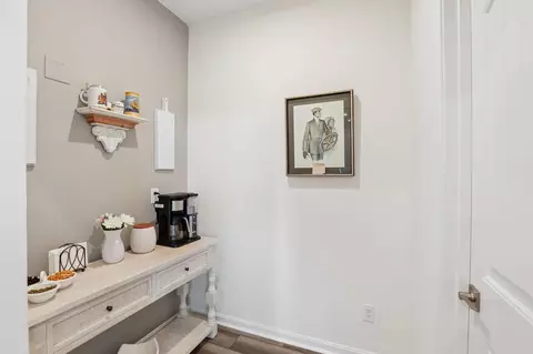 Entry Way - 3908 Circollo Dr, Covington, KY 41017 photo 3 of 8