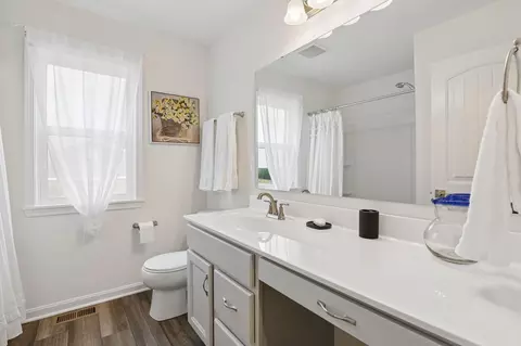 Bath - 3908 Circollo Dr, Covington, KY 41017 photo 2 of 3