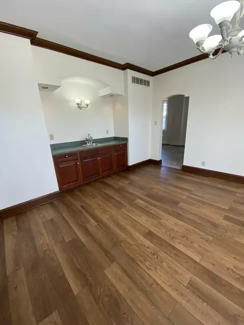 Dining - 1946 Eastern Ave, Covington, KY 41014 photo 1 of 1