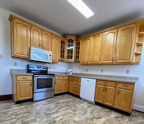 Kitchen - 1946 Eastern Ave, Covington, KY 41014 photo 2 of 2