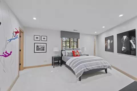 Bedroom - 1960 Edenderry Dr, Fort Mitchell, KY 41017 photo 6 of 6