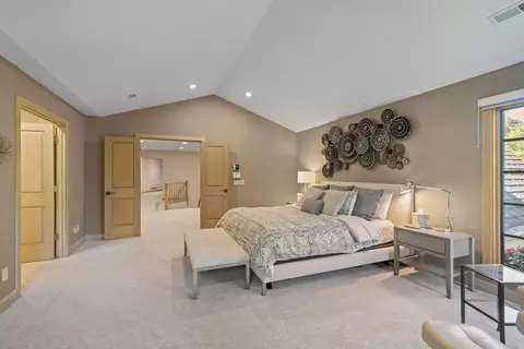 Bedroom - 1960 Edenderry Dr, Fort Mitchell, KY 41017 photo 2 of 6