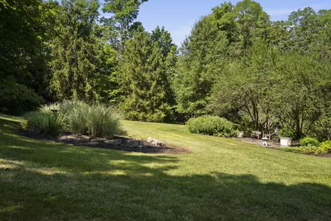 Exterior - 1960 Edenderry Dr, Fort Mitchell, KY 41017 photo 19 of 20