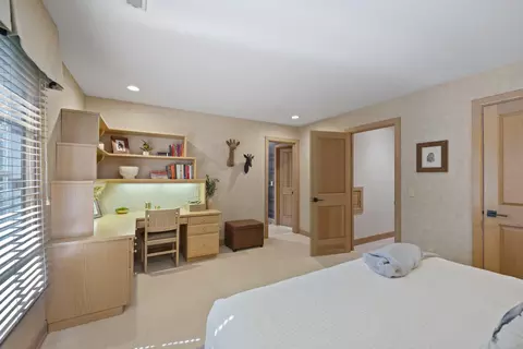 Bedroom - 1960 Edenderry Dr, Fort Mitchell, KY 41017 photo 5 of 6