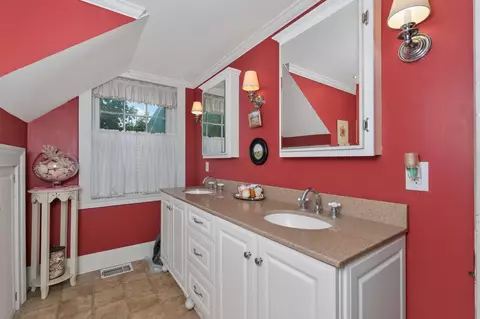 Bath - 7812 E Bend Rd, Burlington, KY 41005 photo 1 of 4