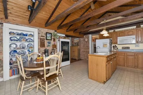 Kitchen - 7812 E Bend Rd, Burlington, KY 41005 photo 4 of 5