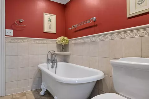 Bath - 7812 E Bend Rd, Burlington, KY 41005 photo 2 of 4