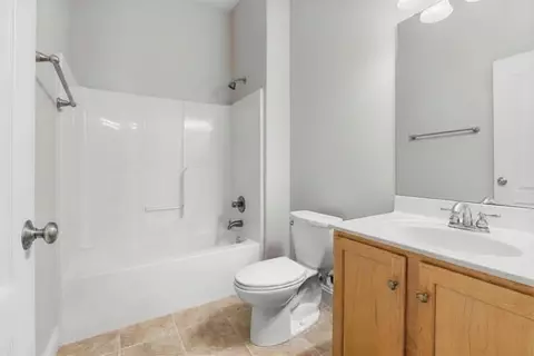 Bath - 720 Broomtail Ln, Hebron, KY 41048 photo 7 of 7