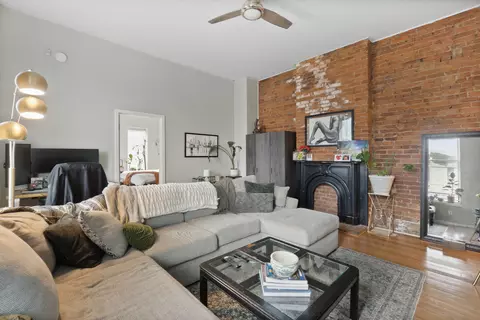 Living - 501 Johnson St, Covington, KY 41011 photo 1 of 3