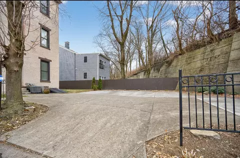 Exterior - 501 Johnson St, Covington, KY 41011 photo 7 of 9