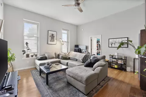 Living - 501 Johnson St, Covington, KY 41011 photo 2 of 3