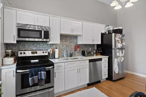 Kitchen - 501 Johnson St, Covington, KY 41011 photo 1 of 2